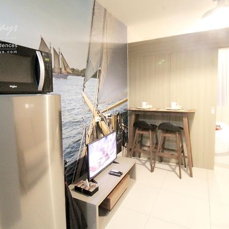 Maxstays - Max View @ Breeze Residences Пасай Екстериор снимка