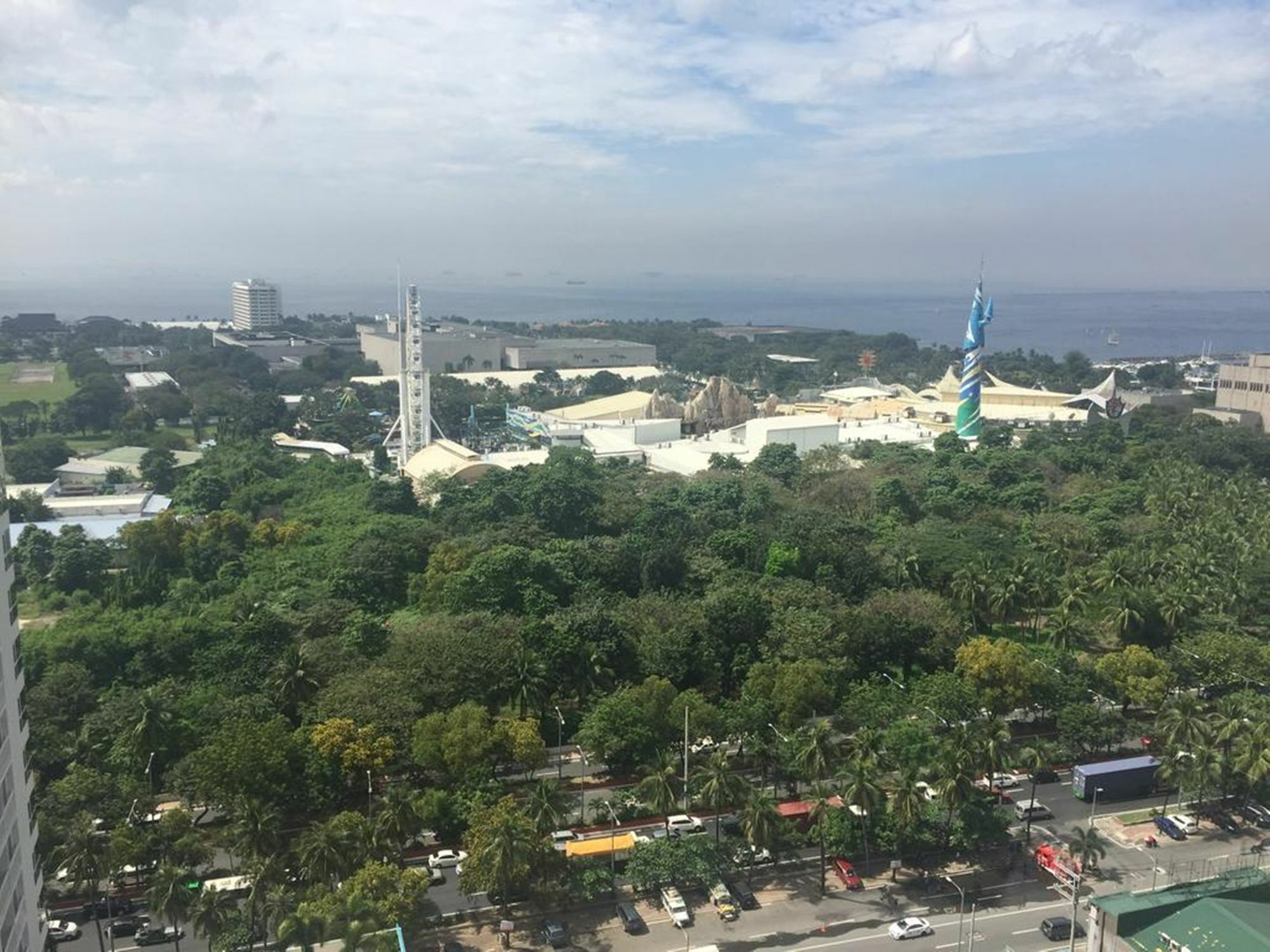 Maxstays - Max View @ Breeze Residences Пасай Екстериор снимка